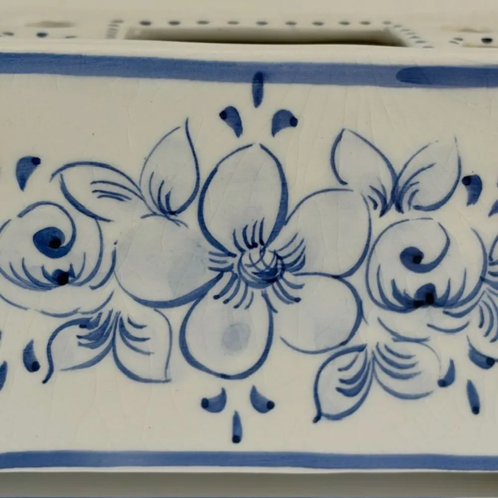 Vintage ELPA Alcobaca S.A. Leart Co Blue White Flower Brick Vase Portugal 558